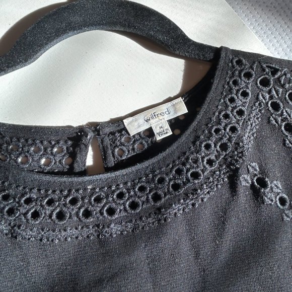 Aritzia Wilfred Reims Cap Sleeve Eyelet Embroidered Top- Sz M - Picture 6 of 9